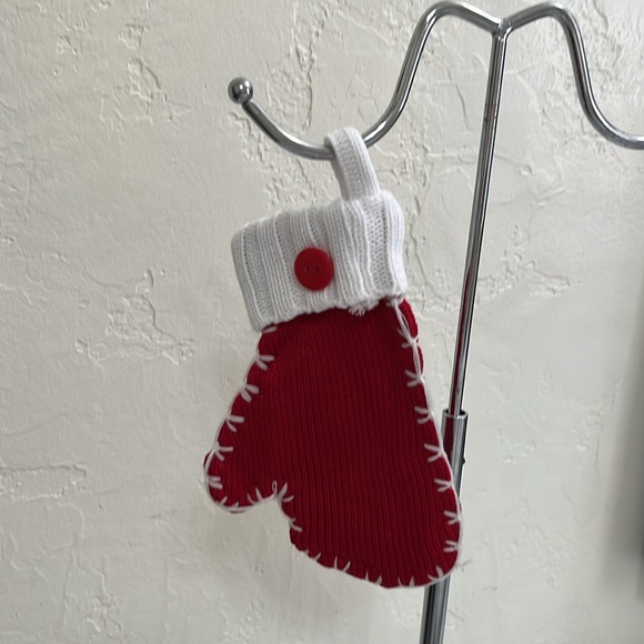 NEW 8 Christmas Red Mitten Gift Card Holder - Picture 7 of 7